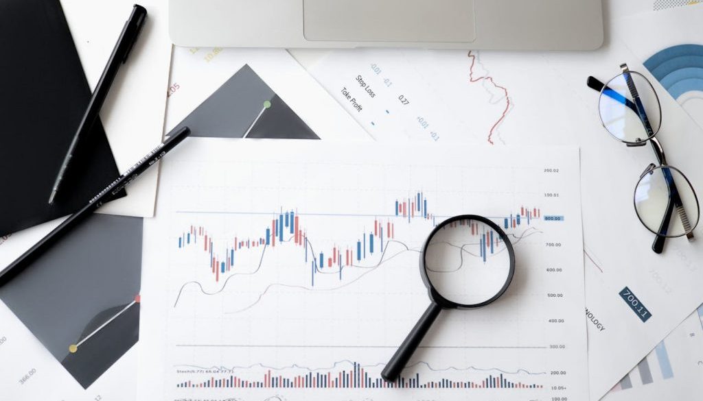 common-business-risks-feature Illustration of hidden and visible risks in small business