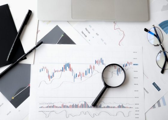 common-business-risks-feature Illustration of hidden and visible risks in small business