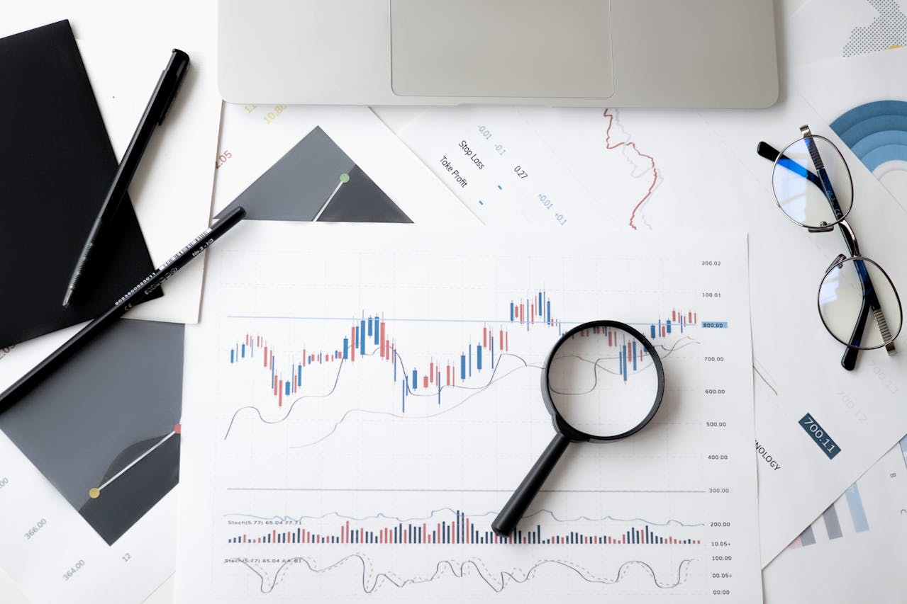 Illustration of hidden and visible risks in small business